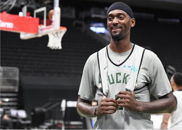 嘉正网  美记：勇士签换库明加向雄鹿索要波蒂斯被拒，鲍比今夏刚完成续约